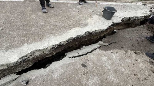 Alunecări de teren în Dodești; trei locuințe sunt izolate, iar alimentarea cu apă este întreruptă