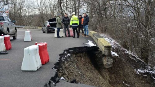 Prahova: Investigații geotehnice pe drumul județean care s-a prăbușit la Câmpina